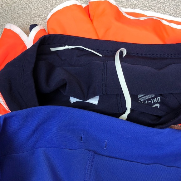 Bundle of 4 pairs of Nike running shorts - Picture 4 of 4